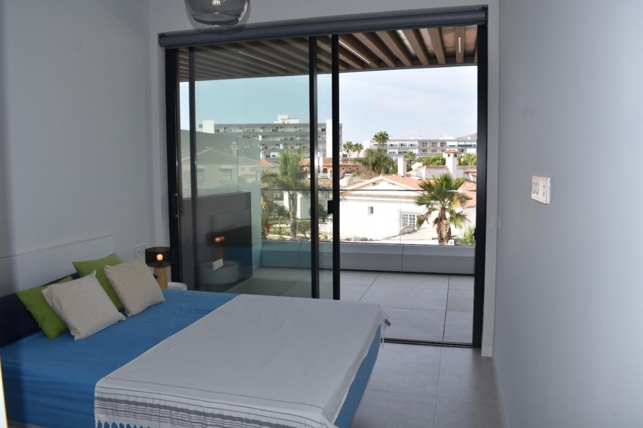 טורמולינוס Luxury Complex Beachfront Apartment, Infinity Pool, Sauna, Gym And Large Terrace מראה חיצוני תמונה