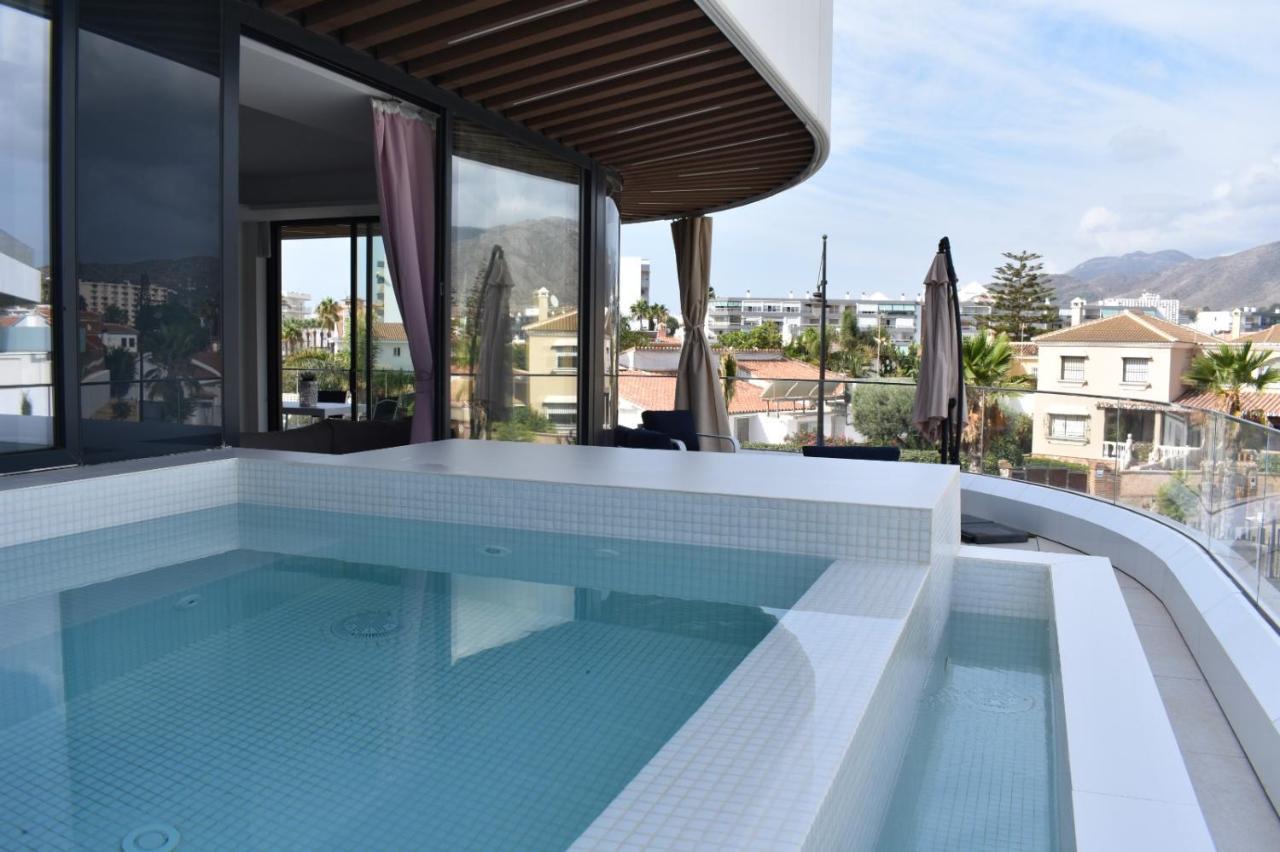 טורמולינוס Luxury Complex Beachfront Apartment, Infinity Pool, Sauna, Gym And Large Terrace מראה חיצוני תמונה