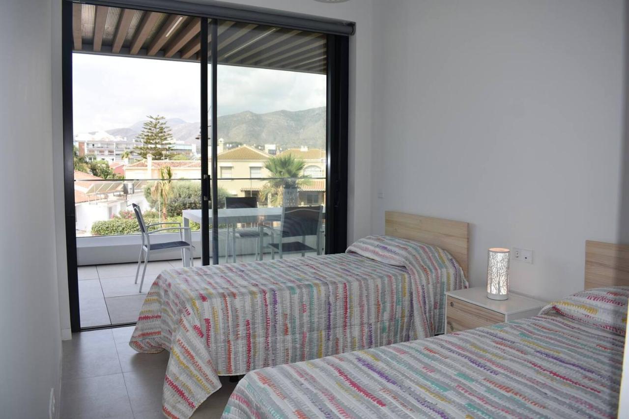 טורמולינוס Luxury Complex Beachfront Apartment, Infinity Pool, Sauna, Gym And Large Terrace מראה חיצוני תמונה