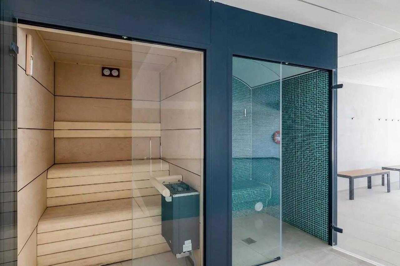 טורמולינוס Luxury Complex Beachfront Apartment, Infinity Pool, Sauna, Gym And Large Terrace מראה חיצוני תמונה